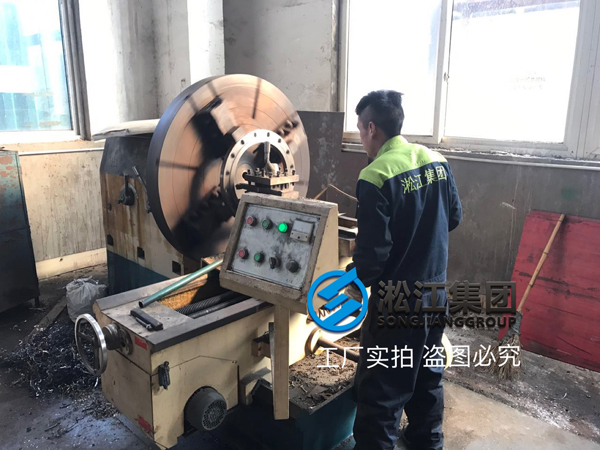 「2018」橡胶补偿器开槽法兰生产现场 【生产现场】橡胶补偿器开槽法兰生产现场